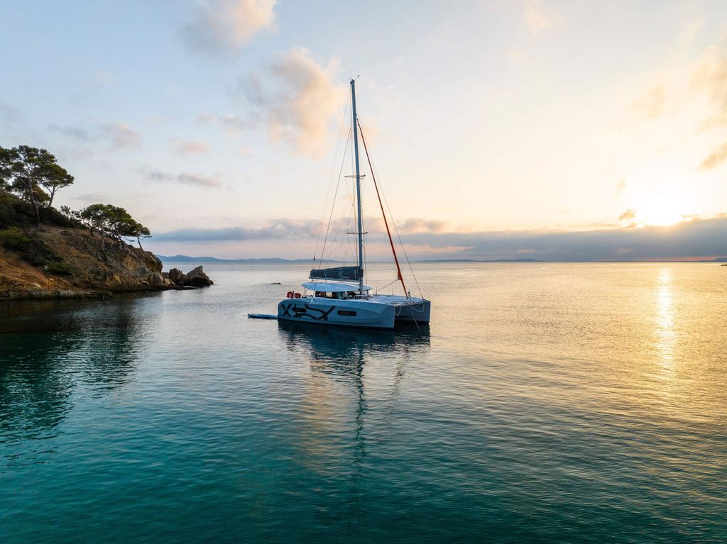 Côte d'Azur: Luxuriöse private Katamaranfahrt