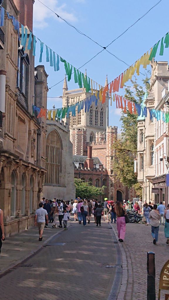 Die unterhaltsamste Tour durch Cambridge – von einem Ex-Studenten!