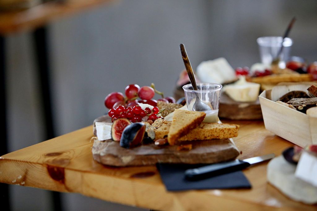 DIJON: Weinverkostung – 5 Weine & burgundische Spezialitäten