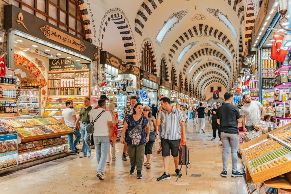 Istanbul: Europäische und asiatische Seite Geführte Foodie Walking Tour