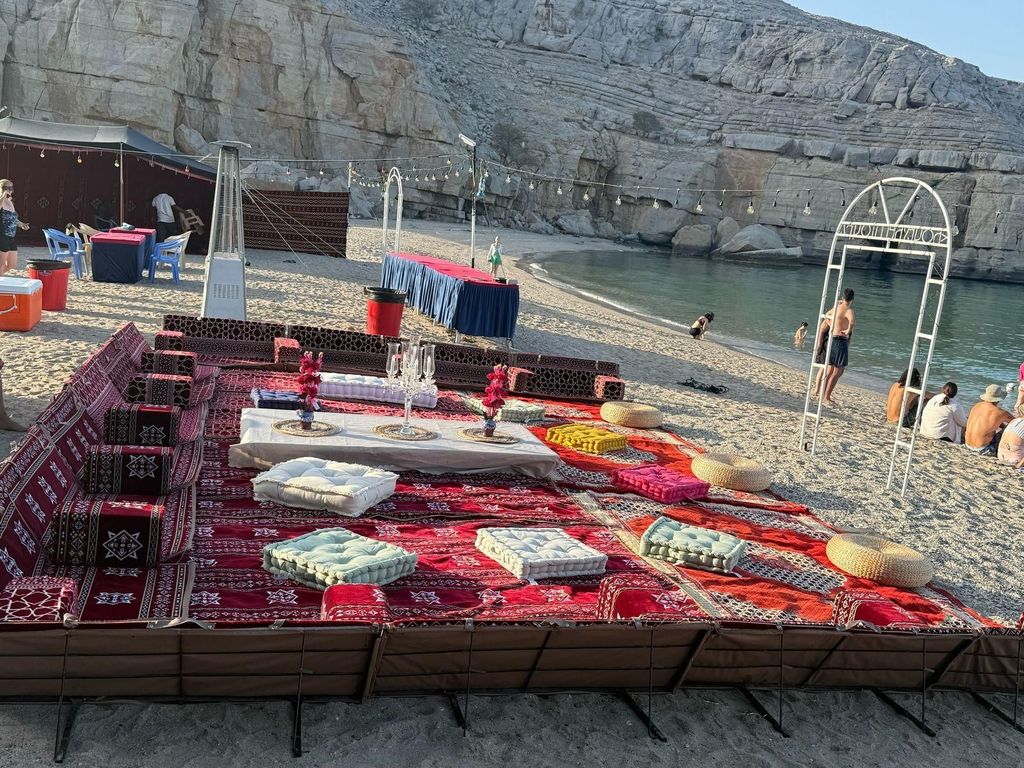 Khasab: Strandcamping mit Ganztags-Kreuzfahrt mit Vollpension