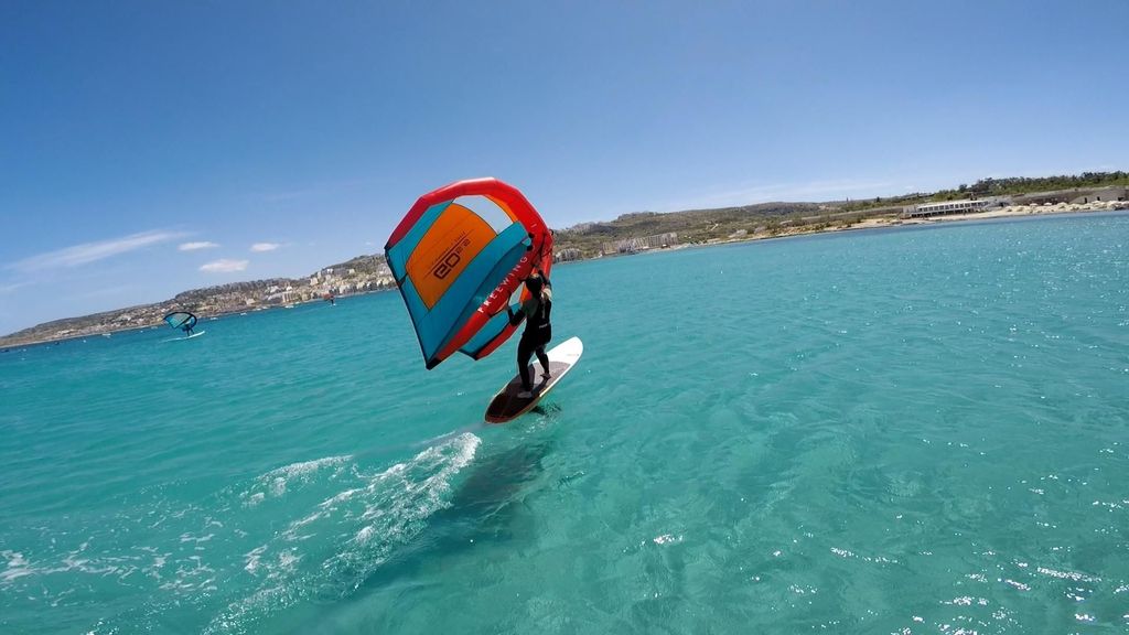 Mellieha Bay: Wingfoiling-Unterricht