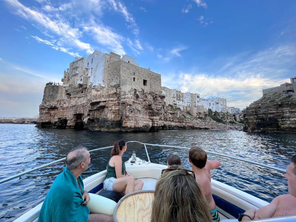 Polignano: Küsten-Tour mit Prosecco, Taralli & Schwimmen