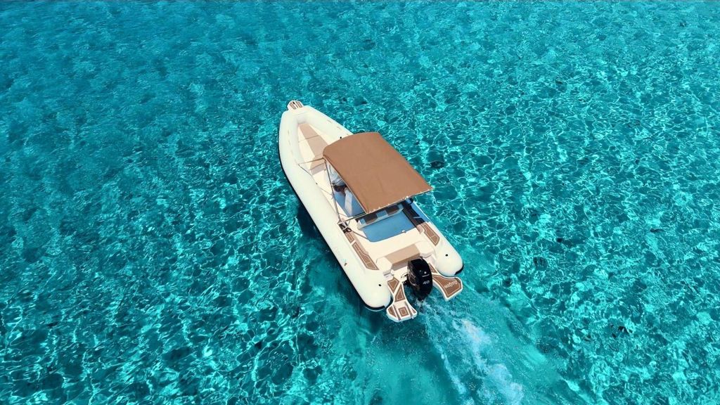 Villasimius: RIB-Verleih für bis zu 8 Personen