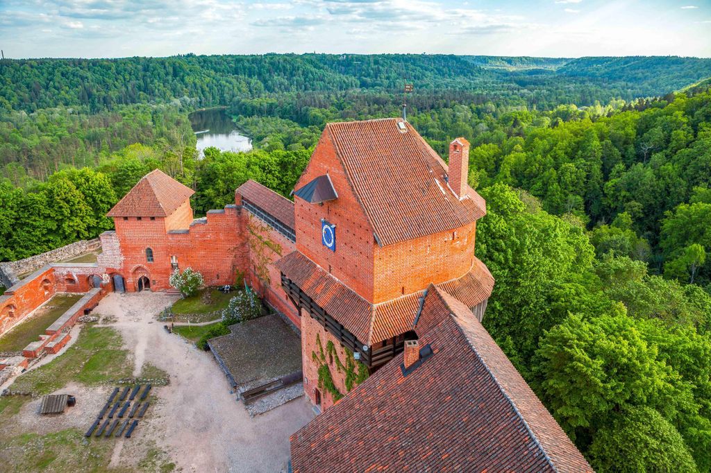 Ab Riga: Cēsis, Sigulda & Turaida Castle Tour