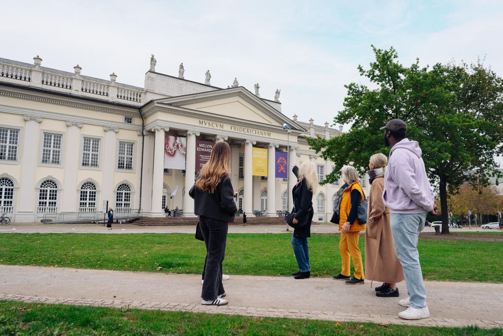 Kassel: geführter Stadtrundgang Kassel Kunst Kultur durch die Innenstadt
