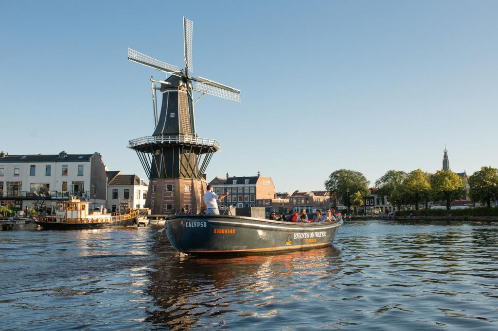 Haarlem: Sightseeing Bootstour mit Snacks und Getränken