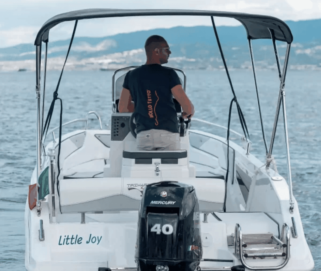 Miete Barca Nica LittleJoy und erkunde die Äolische Inselgruppe