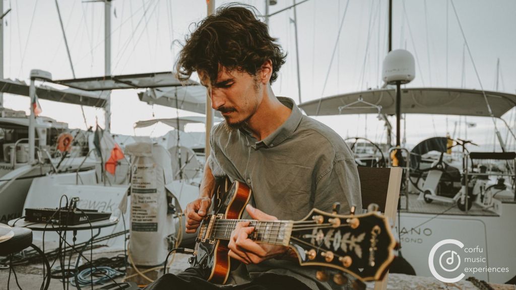 Live-Jazz-Musik und lokale Geschichten im Herzen von Korfu