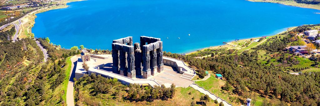 Tiflis: Chroniken, Kachetien, Bodbe & Sighnaghi – unsere Tour