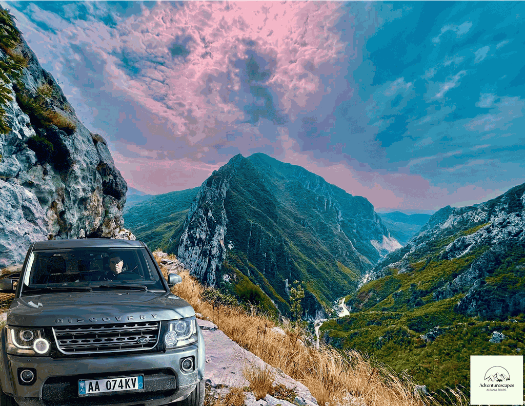 Von Tirana aus: Wanderung auf den Gamti Berg und den Bovilla See mit dem Land Rover