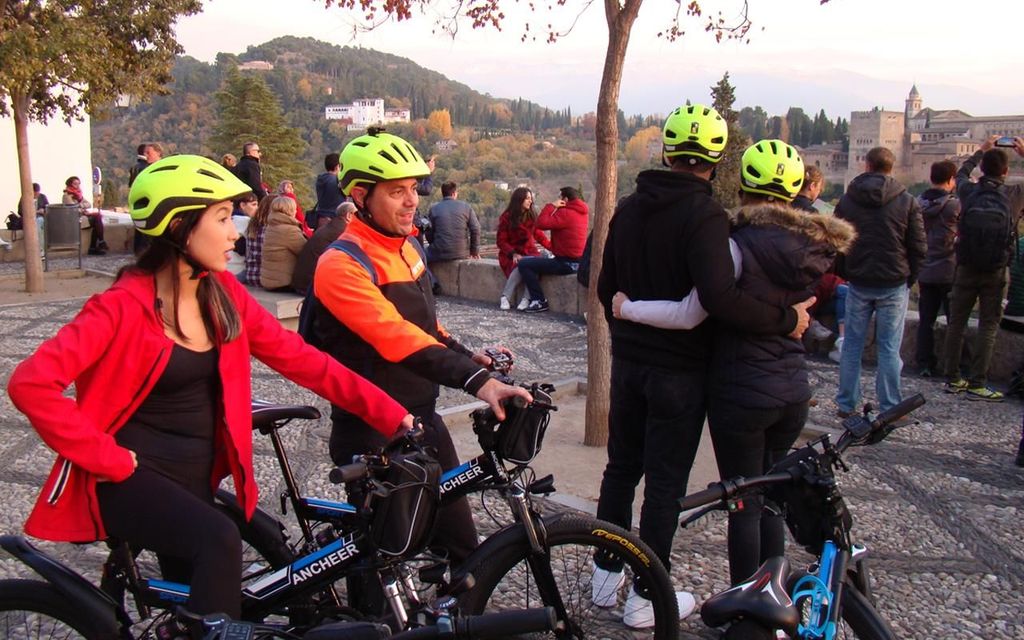 Ruta en Bicicleta Eléctrica por los Encantos del Sacromonte