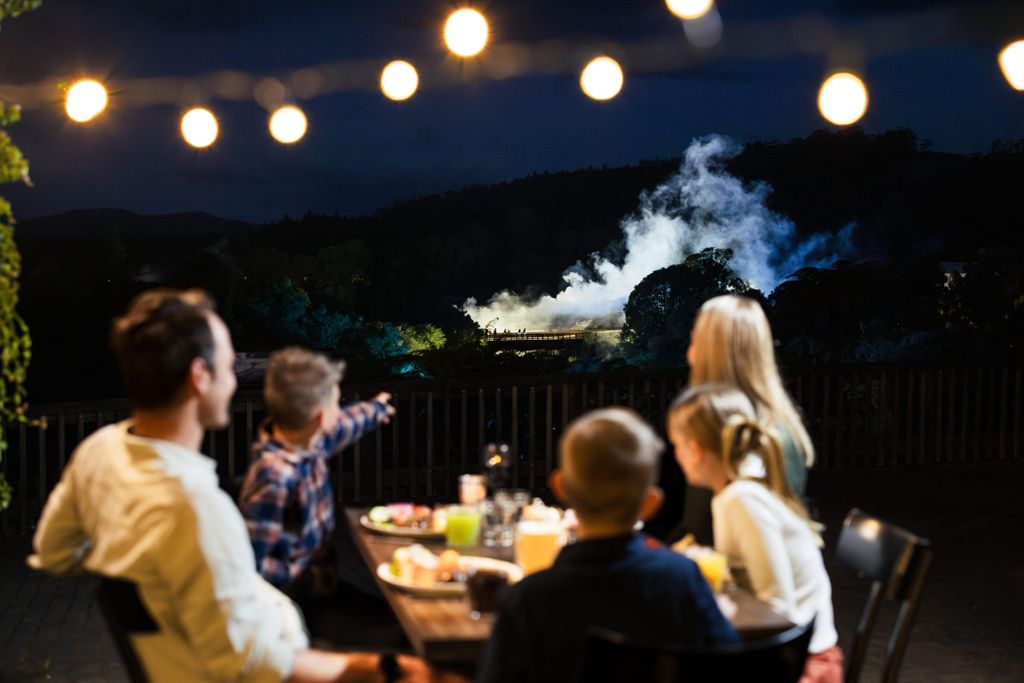 Te Puia: Te Pō Abend-Erlebnis - Haka + Abendessen