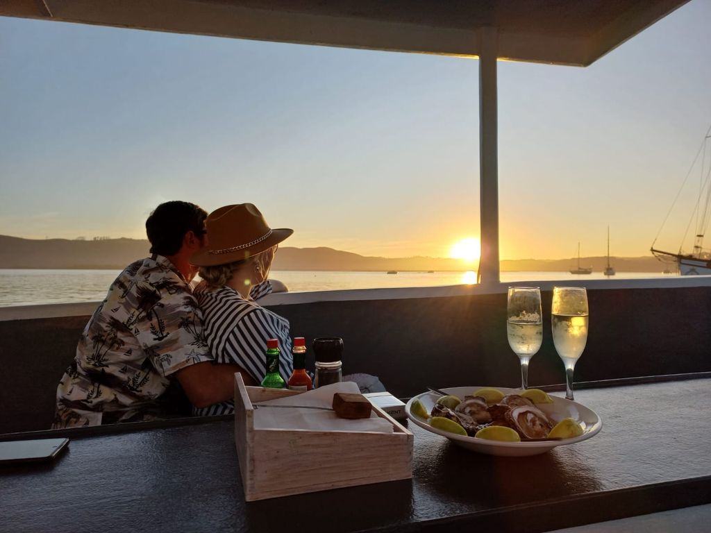 Knysna: Wein & Auster Luxury Lounger Sunset Cruise