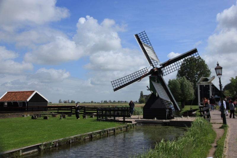 Traditionelle holländische Windmühle