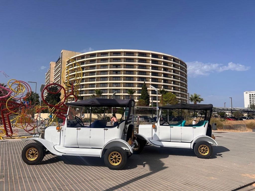 Vilamoura: Hop-On/Hop-Off-Tour im Öko-Auto
