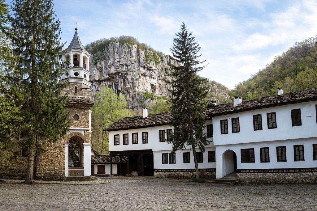 Von Veliko Tarnovo: Bacho-Kiro-Höhle & Etar-Handwerksdorf
