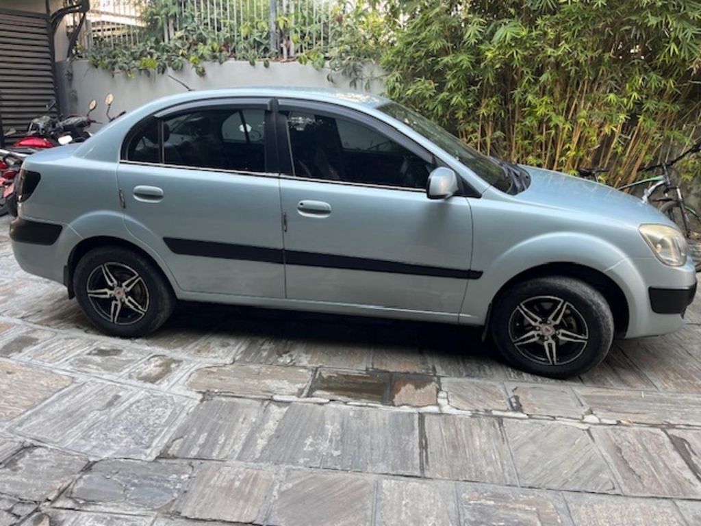 Abholung oder Rücktransfer vom Flughafen mit privaten Fahrzeugen.