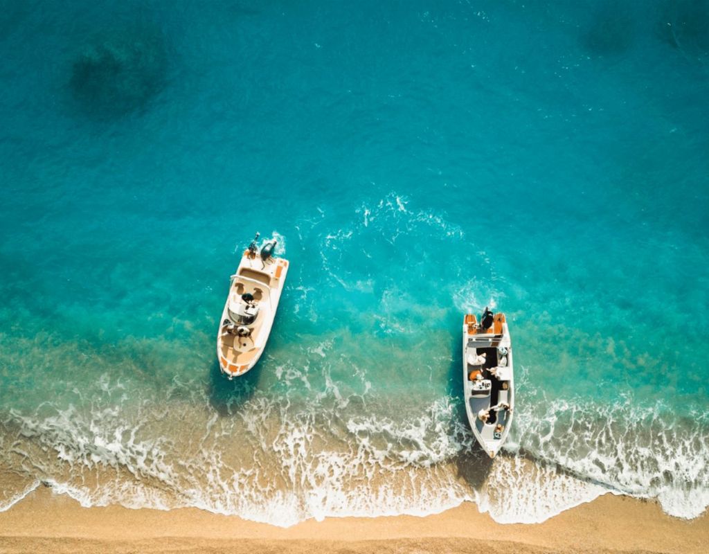 Private Kreuzfahrt auf Korfu: Paleokastritsa-Höhlen und paradiesische Strände