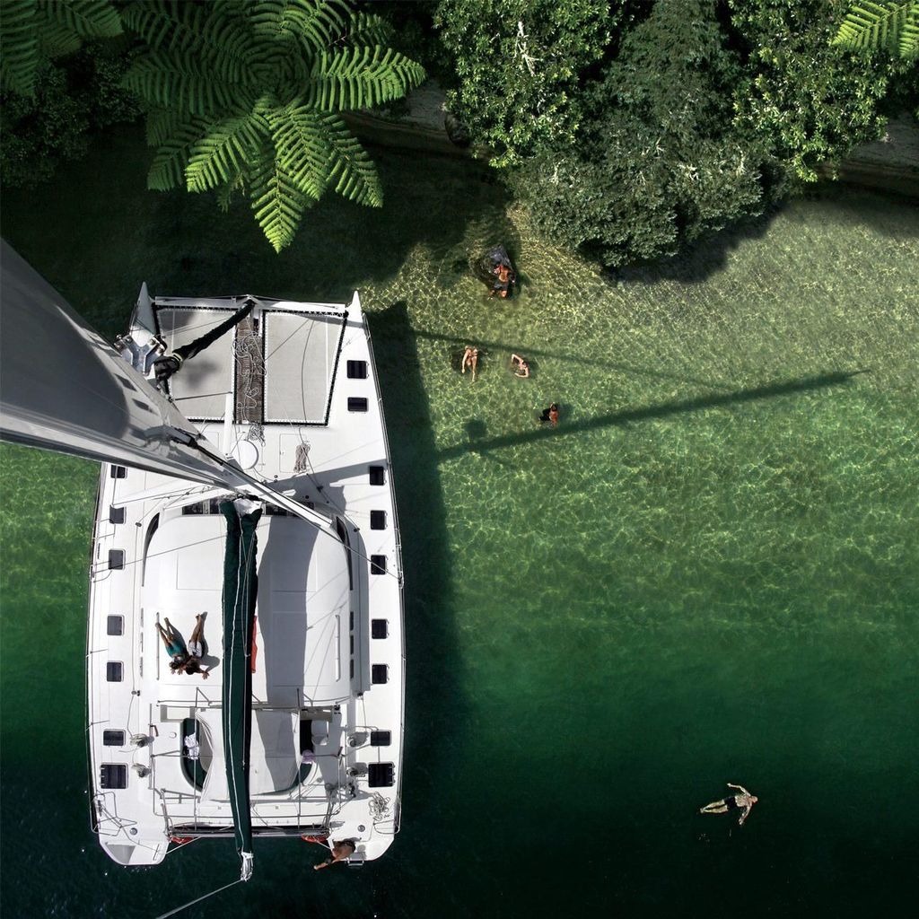 Lake Taupo: Luxus-Katamaran zu Maori-Felsschnitzereien