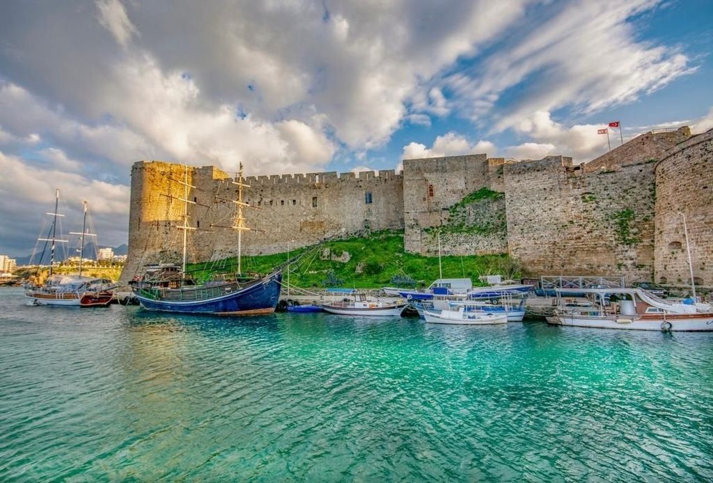 Von Nordzypern aus: Kyrenia, Burg St. Hilarion, Bellapais