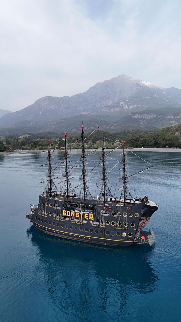 Gonster All-Inclusive Piratenbootfahrt mit Transfer