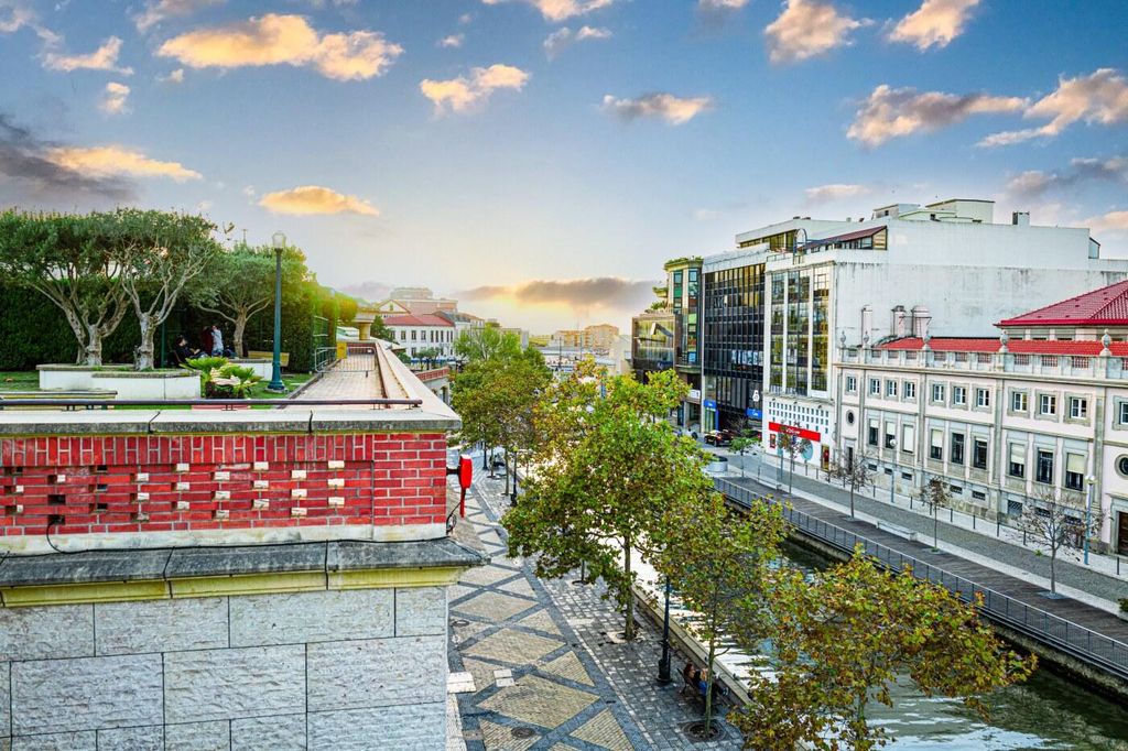 Von Porto aus: Transfer nach Lissabon mit Stopps bis zu 3 Städten