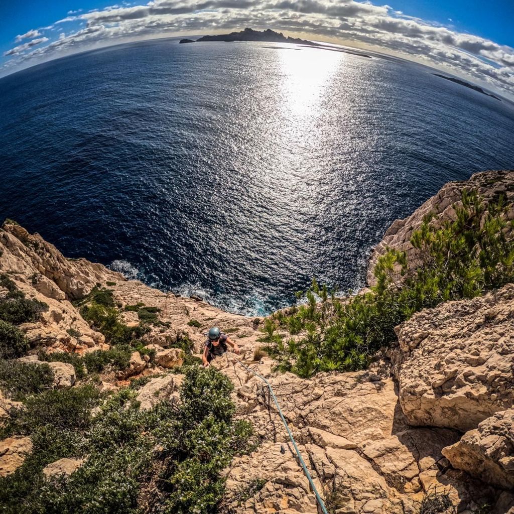 Mehrseillängen-Klettersession in den Calanques bei Marseille