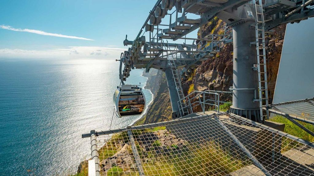 Funchal nach Fajã dos Padres: Transfer mit Schwimmen & Mahlzeit