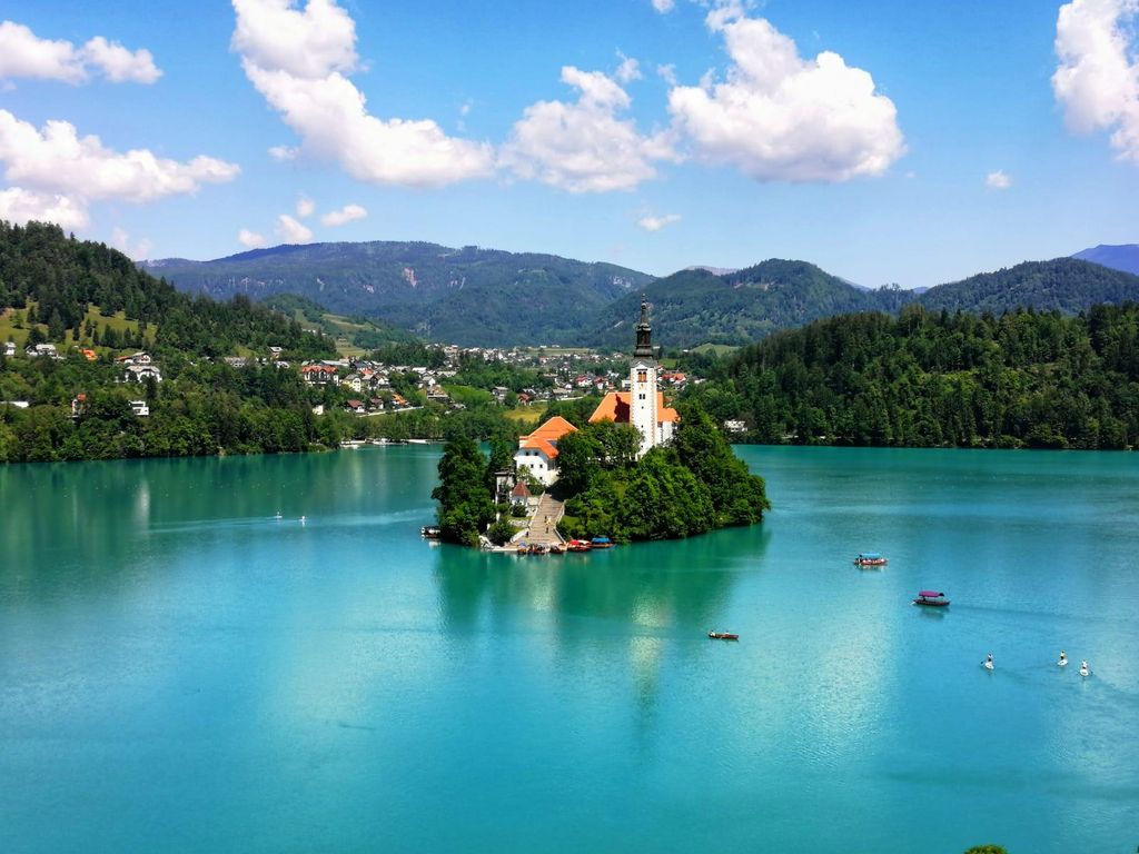 Von Ljubljana aus: Bleder See, Postojna-Höhle und Burg Predjama