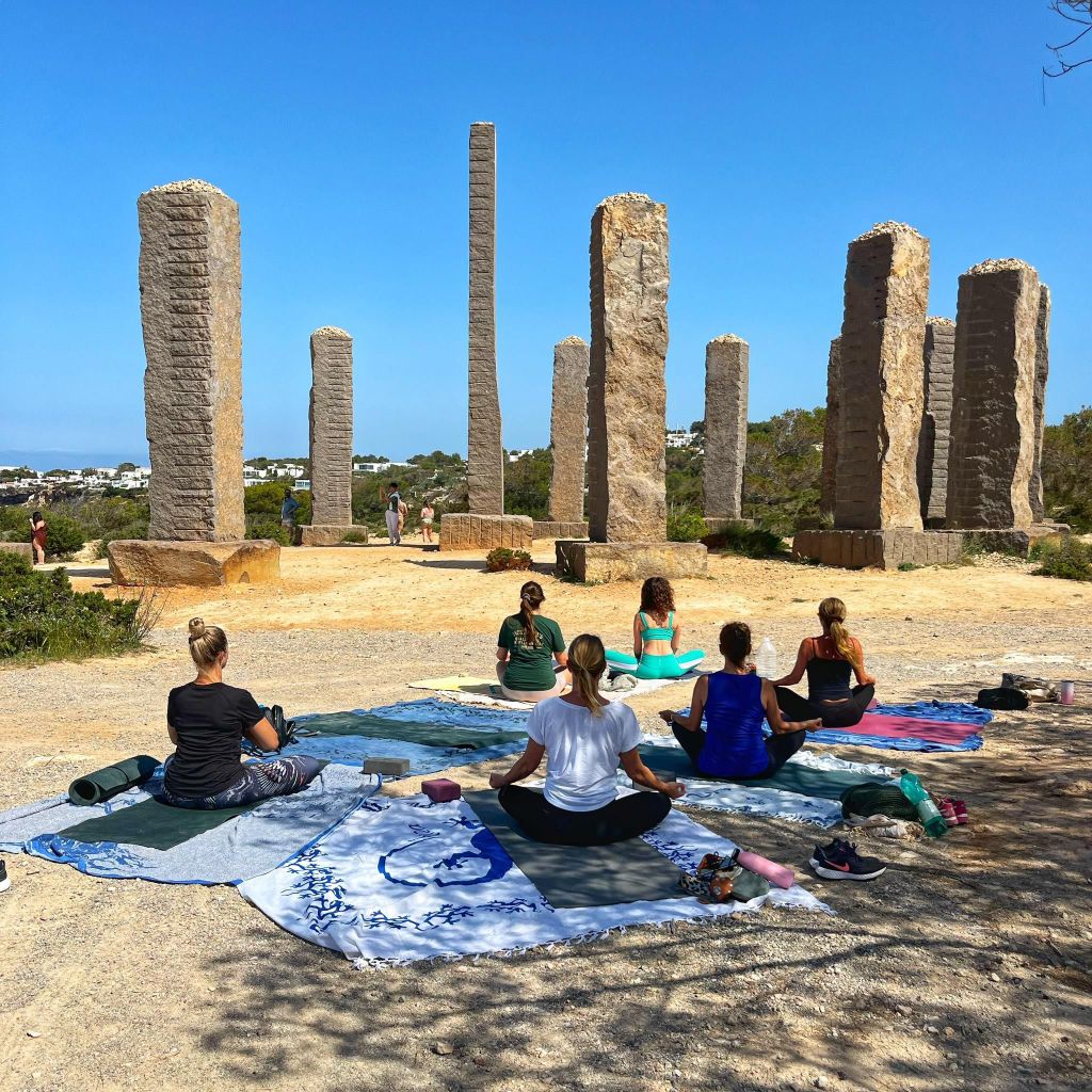 Ibiza: Yoga und Cava