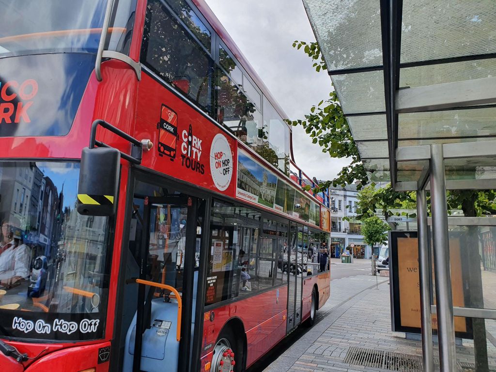 Cork City Hop-On/Hop-Off-Bustour mit offenem Verdeck