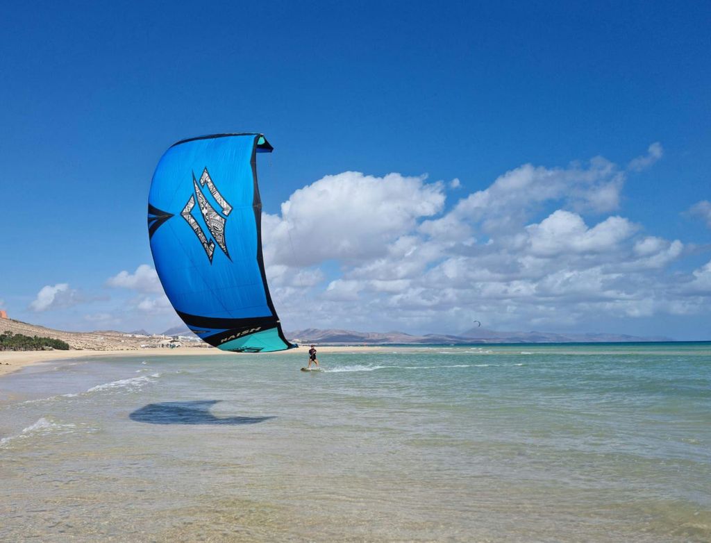 Kitesurfen auf Fuerteventura: Top-Material in Costa Calma