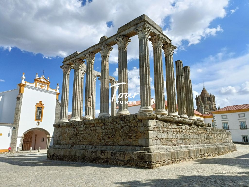 Lissabon: ⇄ Algarve, (beide Richtungen) mit Évora, Zwischenstopp