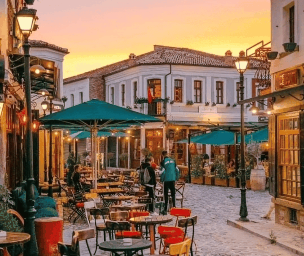 KORCA - ALBANIEN - 17. AUGUST 2025 BIERFEST UND KULTURTOUR