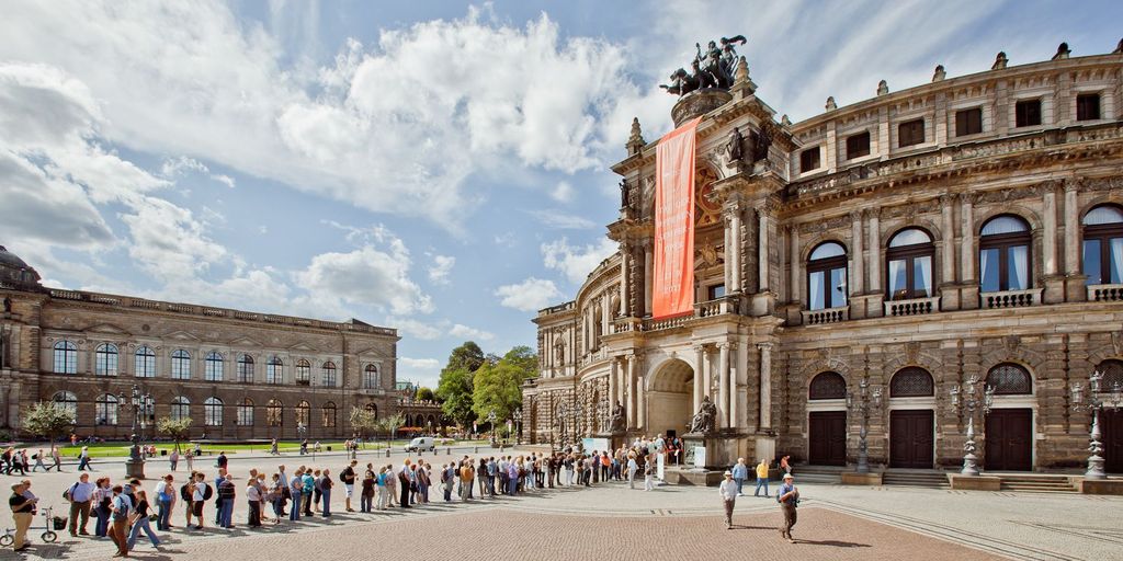Dresden: Semperoper Tickets und Tour mit Guide