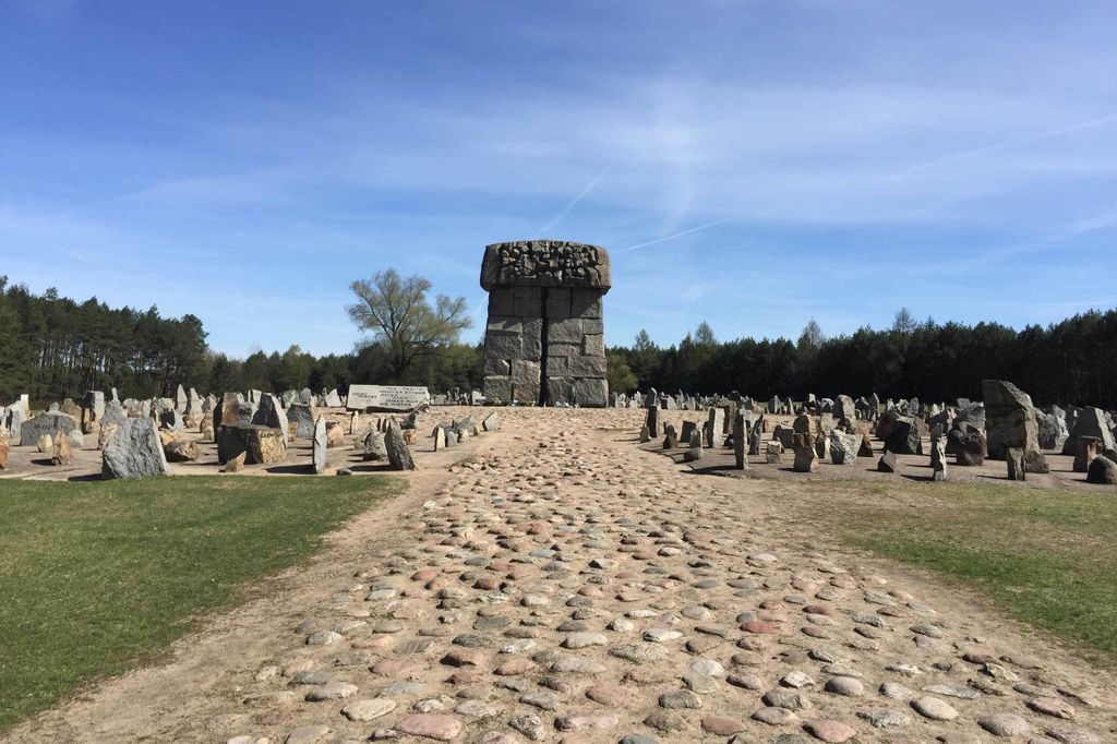 Von Warschau: Halbtagestour nach Treblinka mit Auto