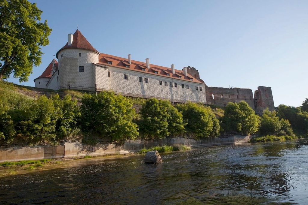 Riga nach Vilnius: Burg Trakai & Berg der Kreuze