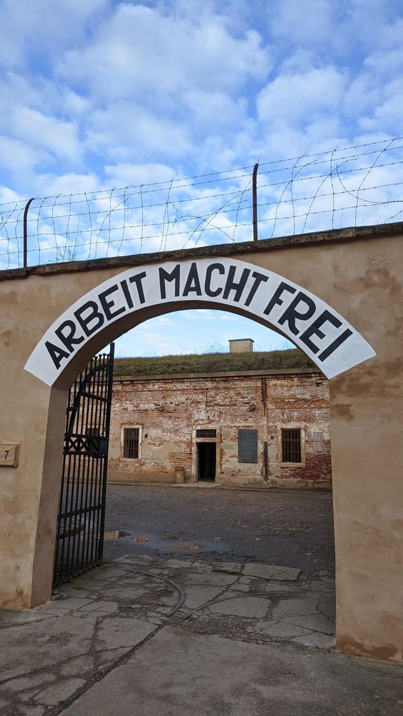 Ab Prag: Private Tagestour nach Terezín