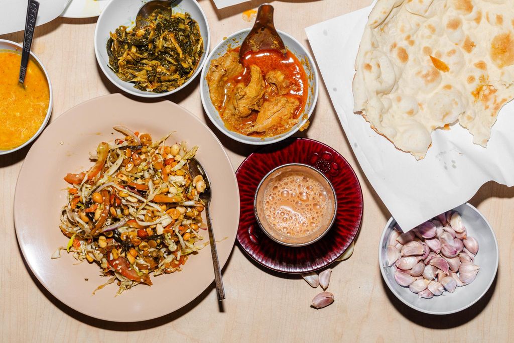 Phuket: Southern Flavours Foodtour mit 15+ Verkostungen