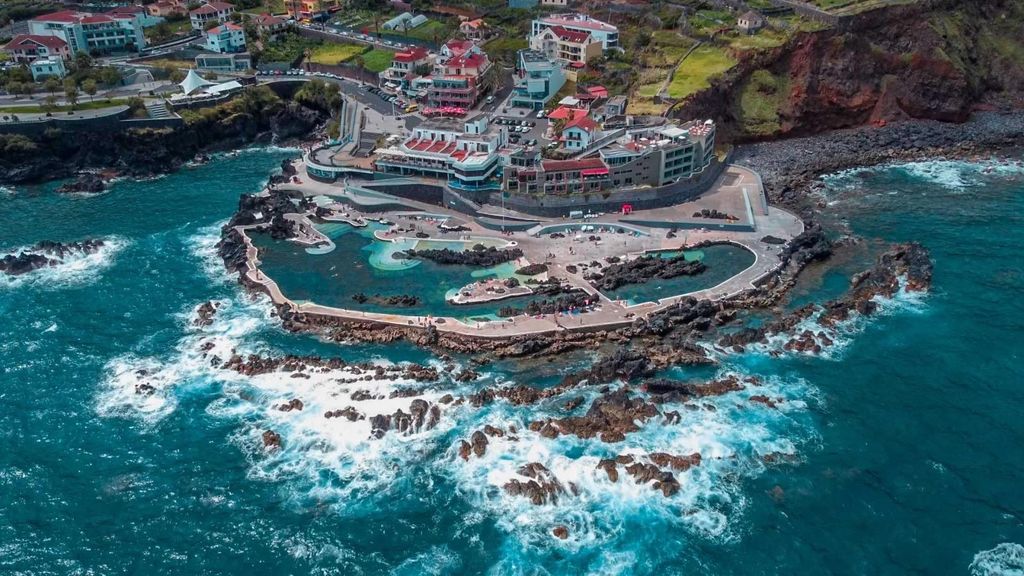 Funchal nach Porto Moniz: Vulkanische Pools Tagestransfer