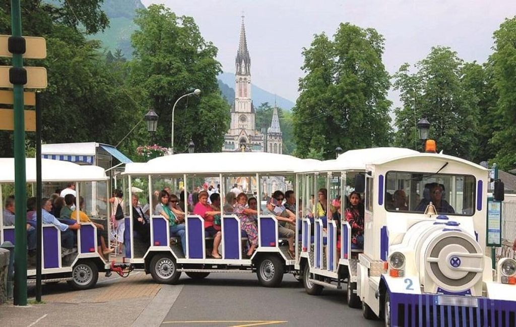 Lourdes: Attraktionspass mit 2 Museen und dem kleinen Zug