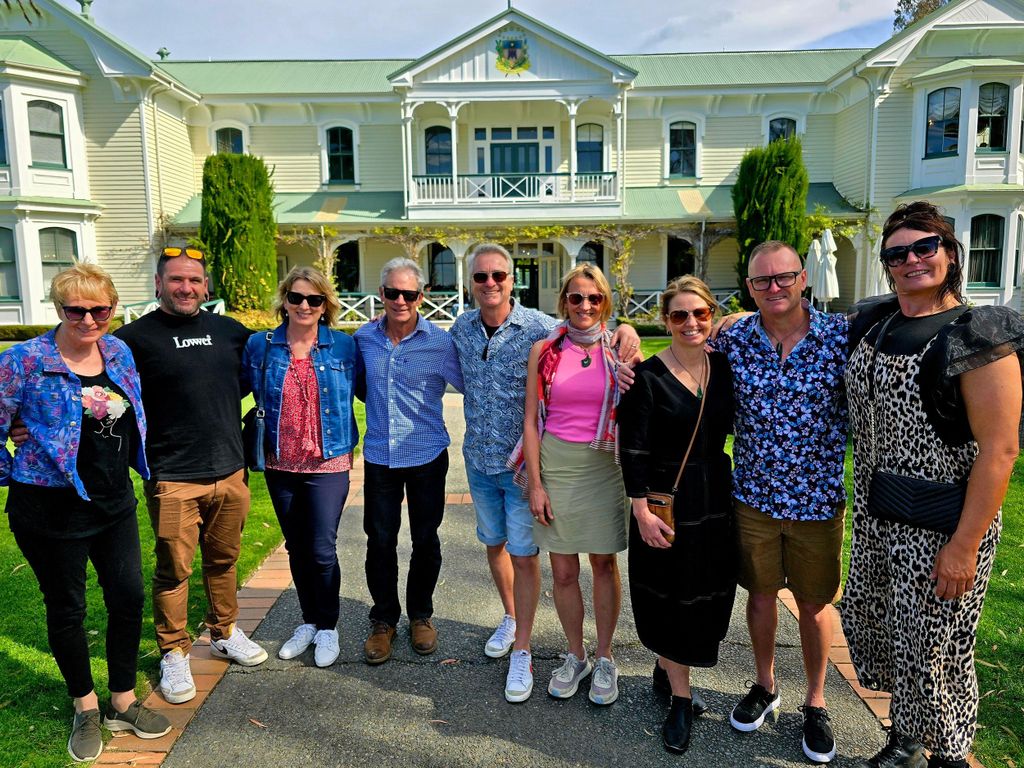 Napier: Nachmittags-Weingut-Tour mit Verkostung in 3 tollen Weingütern