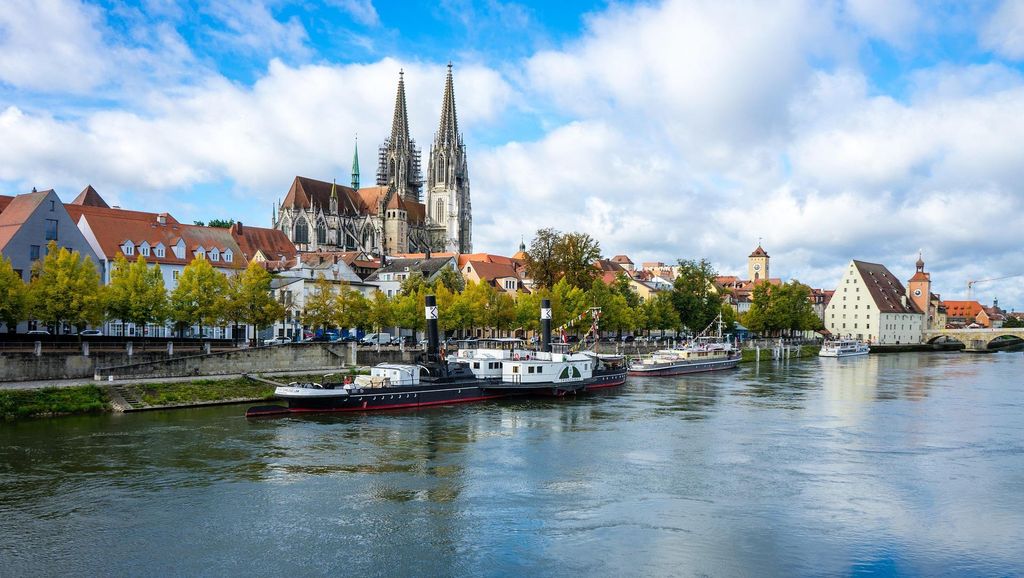 Peter’s Regensburg Tour: UNESCO-Altstadt, Bootsfahrt & Walhalla / max. 6 P.