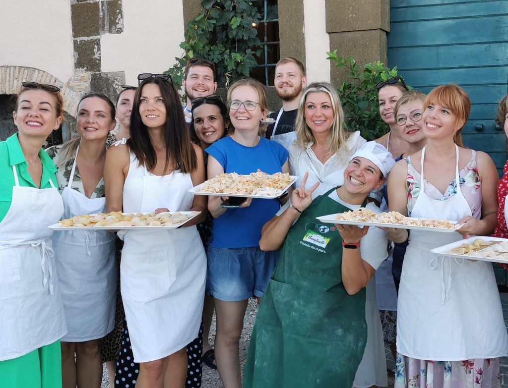 Von Rom aus: Pasta Masterclass & Wein Tour im Weinberg