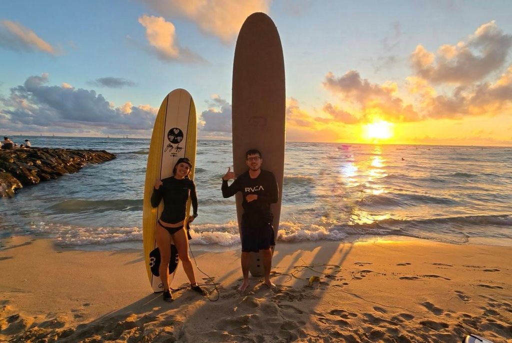 Oahu: Waikiki Anfänger-Privatsurfkurs - weiblicher Guide