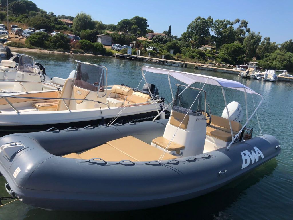 Tour im Schlauchboot mit Führer ohne Führerschein Archipel La Maddalena