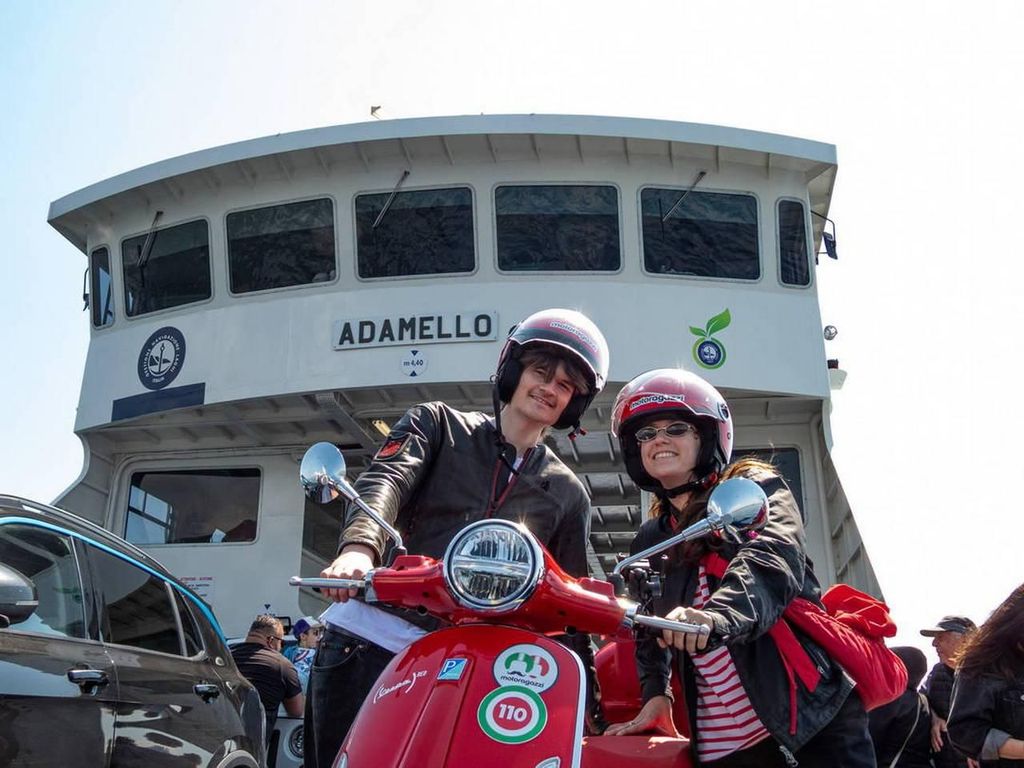 Salò: Selbstgeführte Vespa-Tour am Gardasee