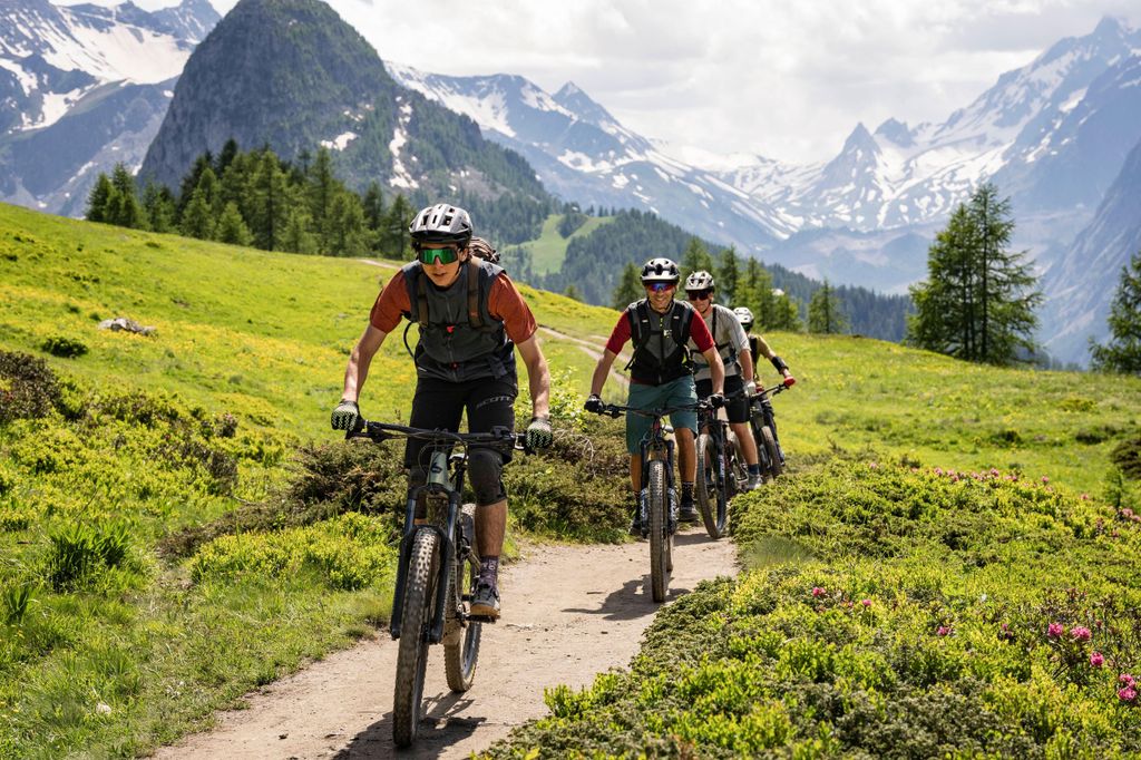 Courmayeur: Geführte E-Bike-Tour durch Val Veny und Val Ferret