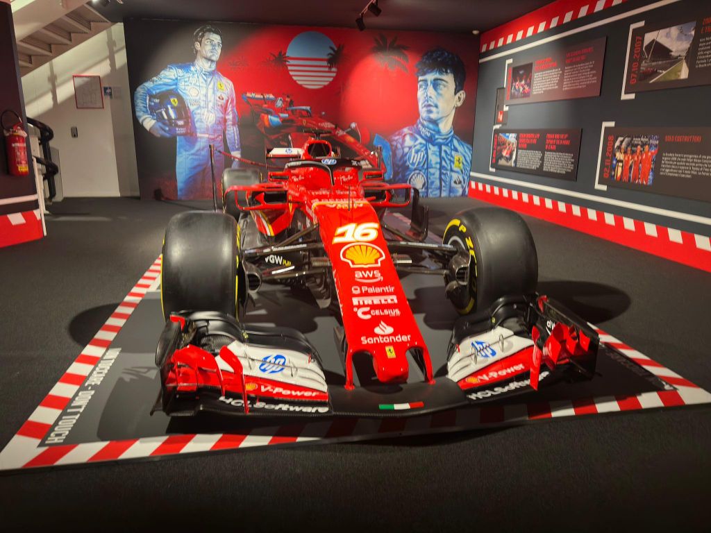 Ab Bologna: Ferrari-Museen, Werksbesichtigung und F1-Simulator